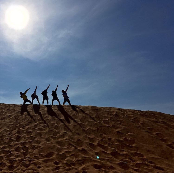5 đồi cát đẹp lung linh ở miền Trung đã kịp in dấu chân bạn trẻ