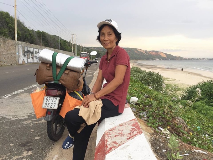 Chàng trai đưa mẹ U60 phượt xuyên Việt 