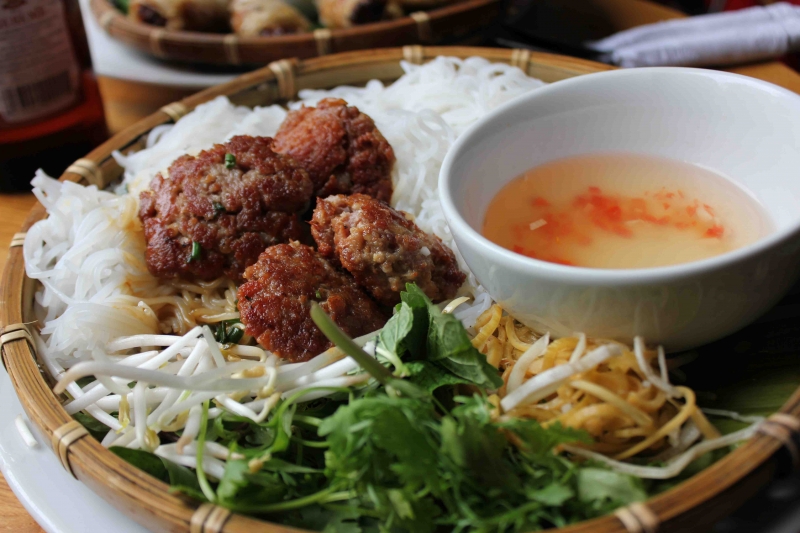 Top 9 đặc sản ở Việt Nam làm khách Tây “say như điếu đổ”
