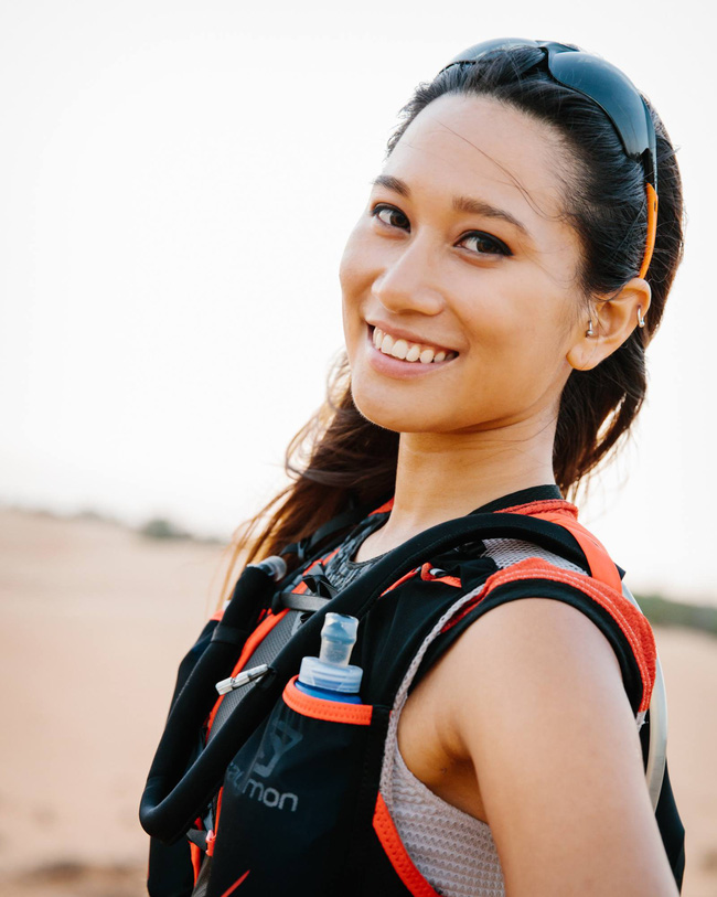 Cô gái Việt trở thành phụ nữ châu Á đầu tiên vượt 4 sa mạc khắc nghiệt nhất hành tinh