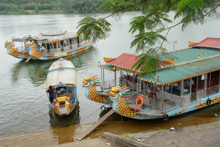 Exploring the oldest pagoda of Hue