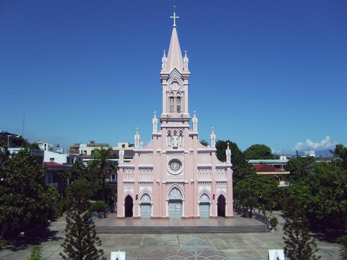 Nhà thờ Con Gà Đà Nẵng, công trình kiến trúc độc đáo - CheckinDanang.com