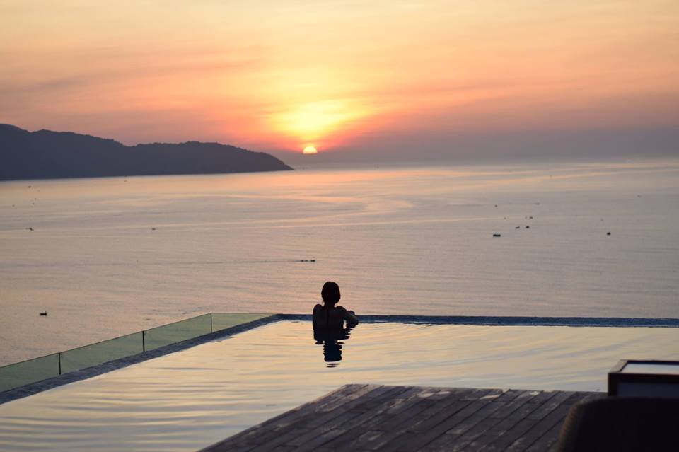 10 khách sạn có hồ bơi đẹp nhất Đà Nẵng
