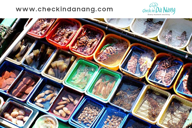 Đột nhập chợ hải sản bình dân ở Đà Nẵng