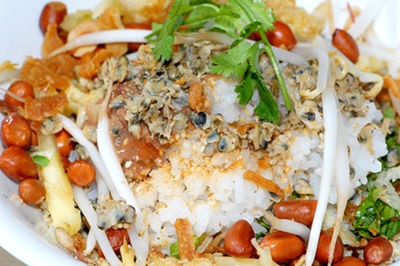 Mussel rice – a tasty dish of Hue